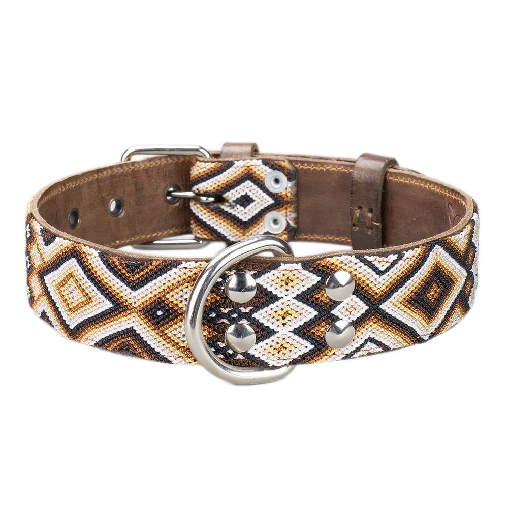 
            
                Load image into Gallery viewer, loreto dog collar brown buckle view
            
        