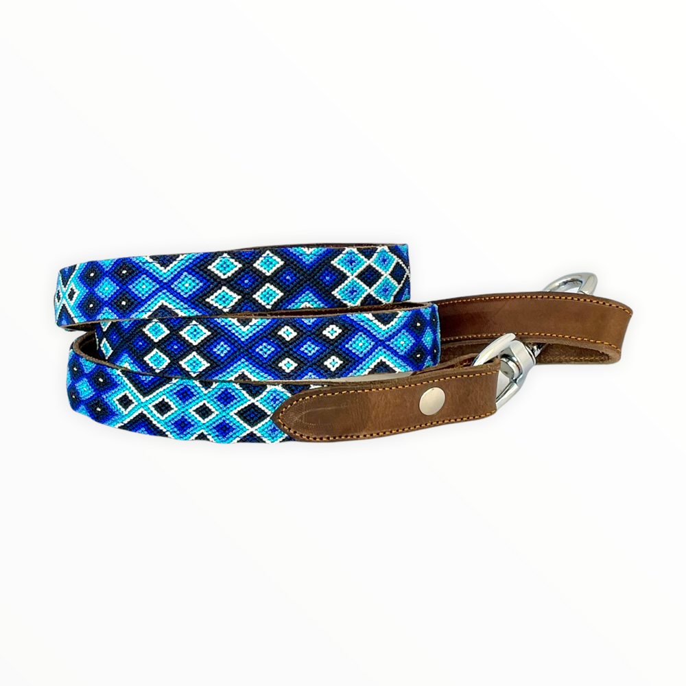 
            
                Load image into Gallery viewer, Artisan Dog Lead, Cielo (leather lining)
            
        
